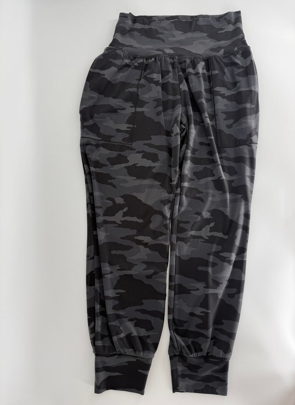 Athleta Salutation Camo Jogger Womens SP Small Petite Black Gray High Rise Pants